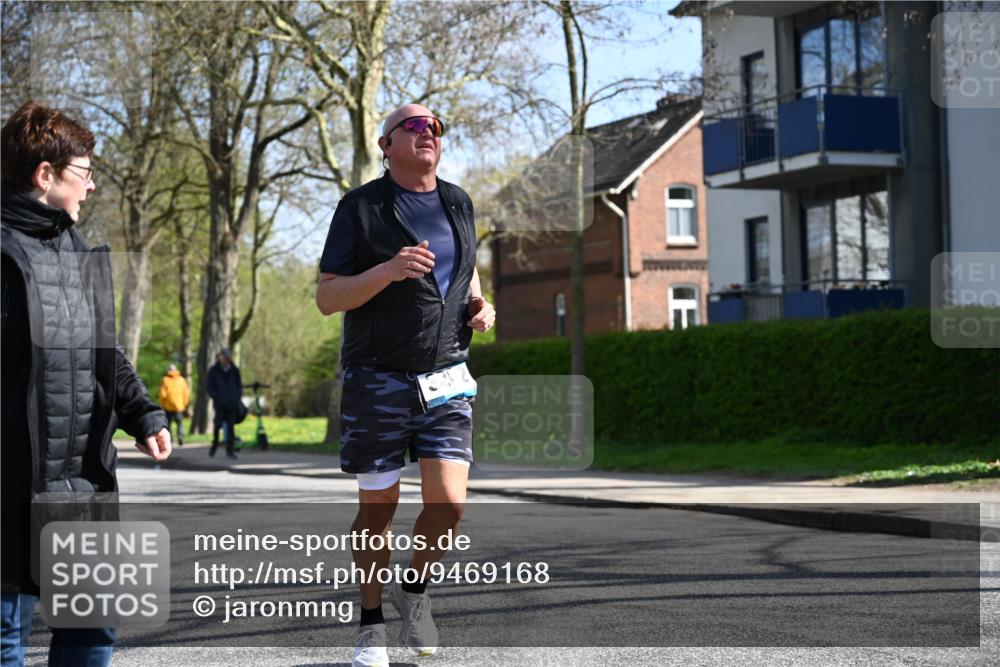 12.04.2026 - 45. Internationalen Wilhelmsburger Insellauf J. Mangold http://msf.ph/oto/9469168 12.04.2026 11:14:00 Ziel 2726, 2410, 3330, 2486, 3202, 4548, 2404, 2404, 4982, 3343, 2452, 3018, 2424 meine-sportfotos.de