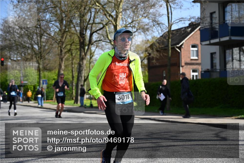 12.04.2026 - 45. Internationalen Wilhelmsburger Insellauf J. Mangold http://msf.ph/oto/9469178 12.04.2026 11:14:19 Ziel 3202, 4548, 2404, 4982, 3343, 2452, 3018, 2424, 2565, 3508 meine-sportfotos.de