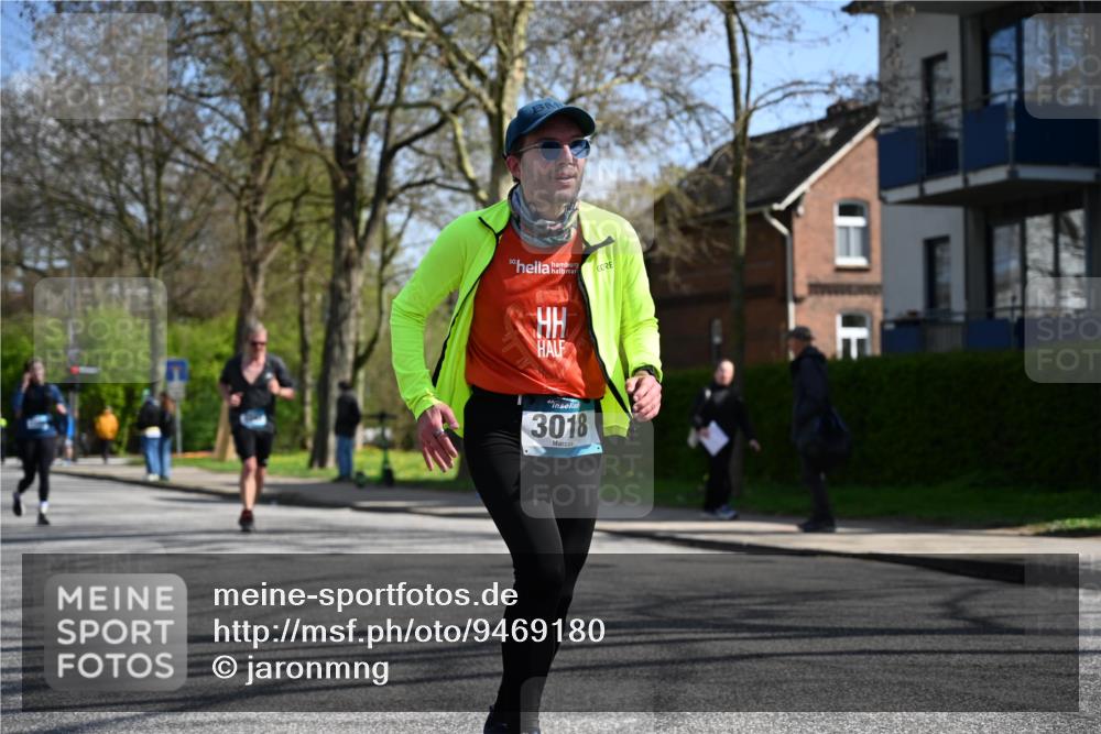 12.04.2026 - 45. Internationalen Wilhelmsburger Insellauf J. Mangold http://msf.ph/oto/9469180 12.04.2026 11:14:19 Ziel 3202, 4548, 2404, 4982, 3343, 2452, 3018, 2424, 2565, 3508 meine-sportfotos.de