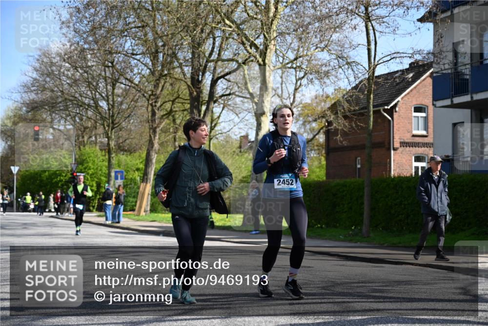 12.04.2026 - 45. Internationalen Wilhelmsburger Insellauf J. Mangold http://msf.ph/oto/9469193 12.04.2026 11:14:24 Ziel 2404, 4982, 3343, 2452, 3018, 2424, 2565, 3508, 2165 meine-sportfotos.de