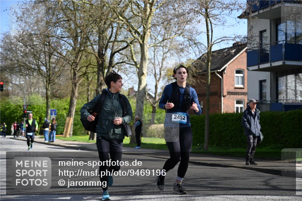 12.04.2026 - 45. Internationalen Wilhelmsburger Insellauf J. Mangold http://msf.ph/oto/9469196 12.04.2026 11:14:24 Ziel 2404, 4982, 3343, 2452, 3018, 2424, 2565, 3508, 2165 meine-sportfotos.de