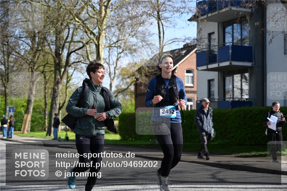 12.04.2026 - 45. Internationalen Wilhelmsburger Insellauf J. Mangold http://msf.ph/oto/9469202 12.04.2026 11:14:25 Ziel 2404, 4982, 3343, 2452, 3018, 2424, 2565, 3508, 2165 meine-sportfotos.de