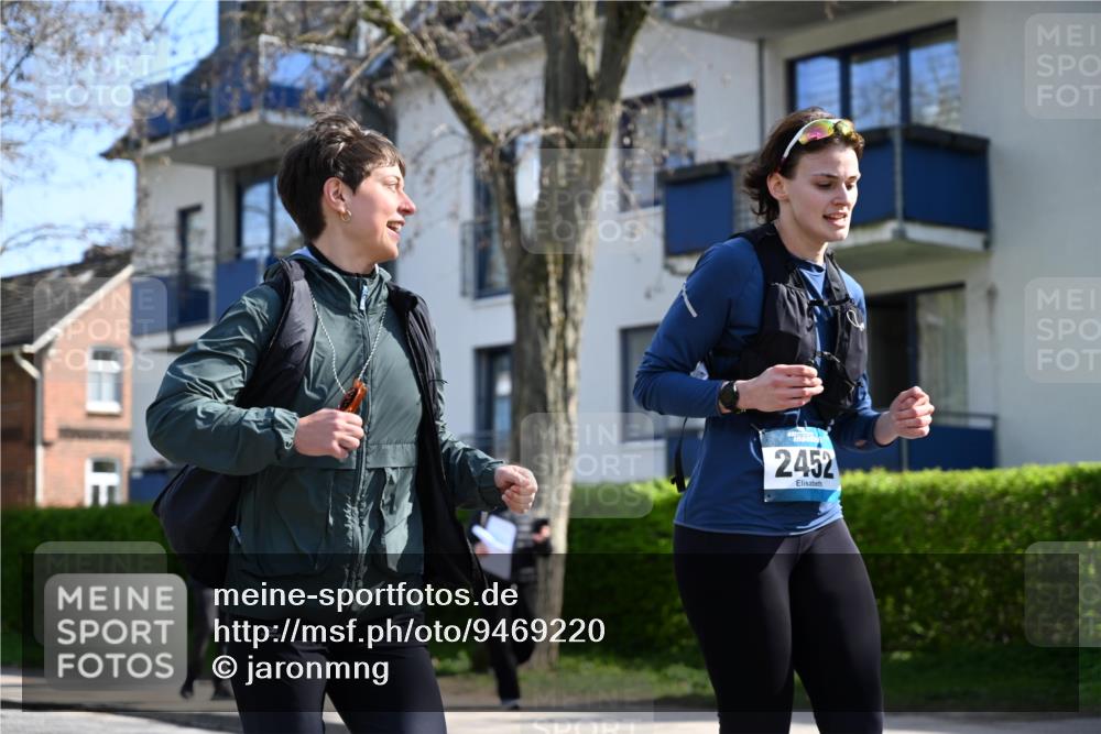 12.04.2026 - 45. Internationalen Wilhelmsburger Insellauf J. Mangold http://msf.ph/oto/9469220 12.04.2026 11:14:26 Ziel 4982, 3343, 2452, 3018, 2424, 2565, 2565, 3508, 3508, 2165 meine-sportfotos.de