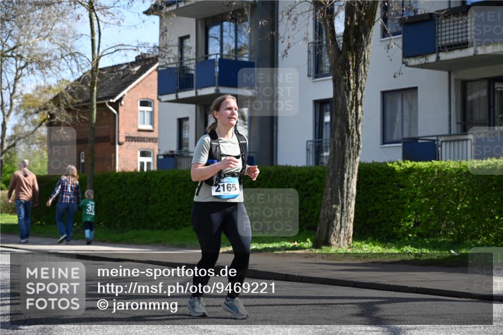 12.04.2026 - 45. Internationalen Wilhelmsburger Insellauf J. Mangold http://msf.ph/oto/9469221 12.04.2026 11:14:47 Ziel 2565, 3508, 2165, 2510, 3681, 2157, 2993, 2137, 3607 meine-sportfotos.de