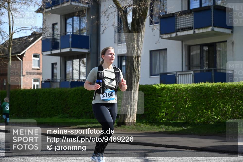 12.04.2026 - 45. Internationalen Wilhelmsburger Insellauf J. Mangold http://msf.ph/oto/9469226 12.04.2026 11:14:47 Ziel 2565, 3508, 2165, 2510, 3681, 2157, 2993, 2137, 3607 meine-sportfotos.de