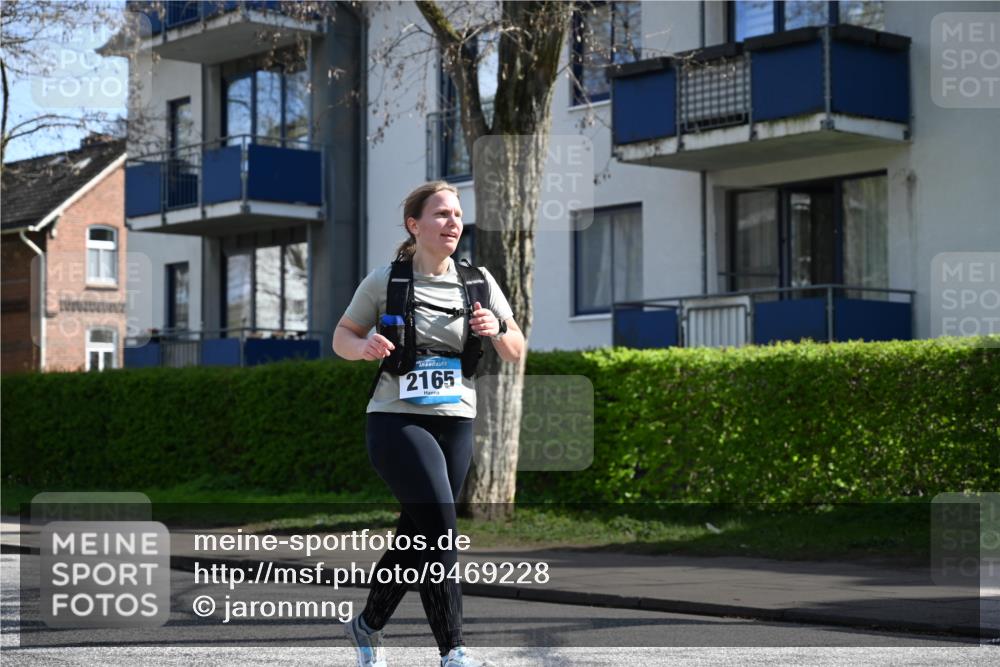 12.04.2026 - 45. Internationalen Wilhelmsburger Insellauf J. Mangold http://msf.ph/oto/9469228 12.04.2026 11:14:47 Ziel 2565, 3508, 2165, 2510, 3681, 2157, 2993, 2137, 3607 meine-sportfotos.de