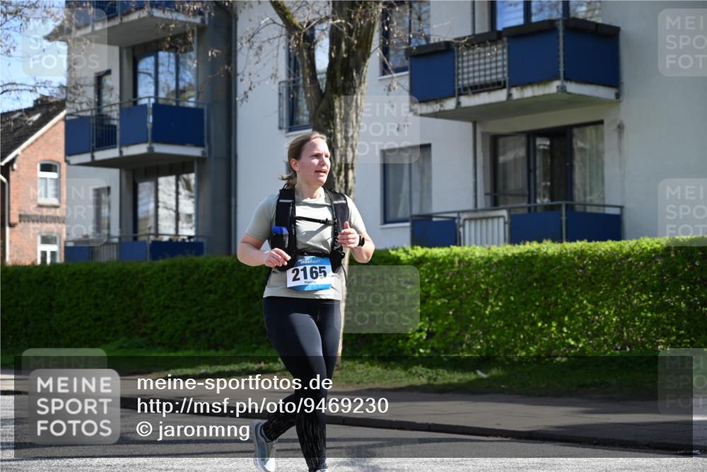 12.04.2026 - 45. Internationalen Wilhelmsburger Insellauf J. Mangold http://msf.ph/oto/9469230 12.04.2026 11:14:47 Ziel 2565, 3508, 2165, 2510, 3681, 2157, 2993, 2137, 3607 meine-sportfotos.de