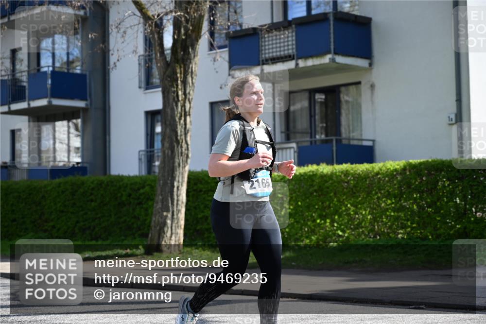 12.04.2026 - 45. Internationalen Wilhelmsburger Insellauf J. Mangold http://msf.ph/oto/9469235 12.04.2026 11:14:48 Ziel 2565, 3508, 2165, 2510, 3681, 2157, 2993, 2137, 2137, 3607 meine-sportfotos.de