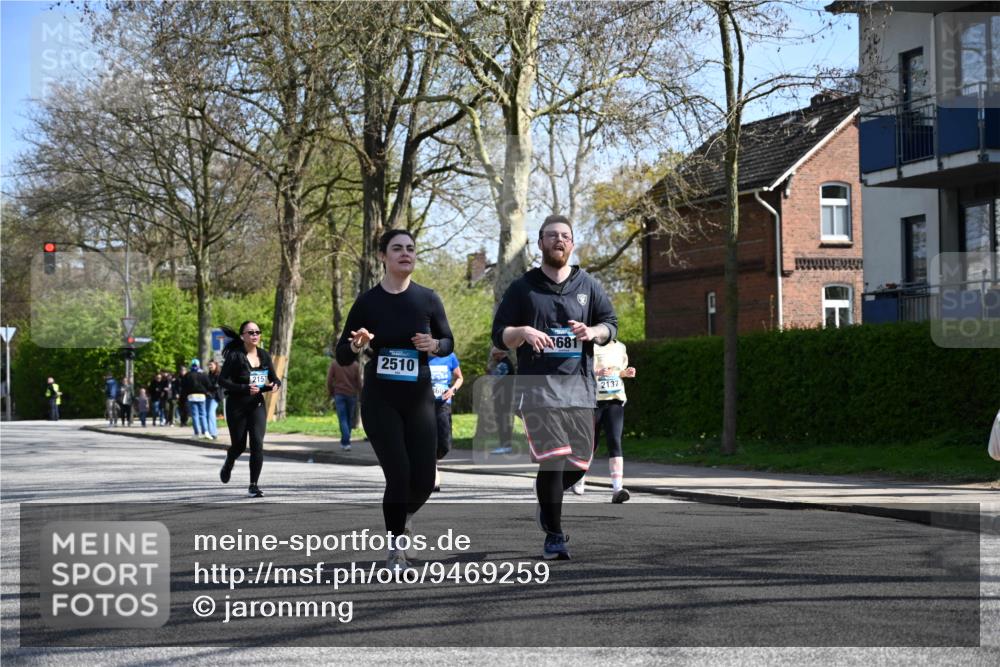 12.04.2026 - 45. Internationalen Wilhelmsburger Insellauf J. Mangold http://msf.ph/oto/9469259 12.04.2026 11:14:58 Ziel 3508, 2165, 2510, 3681, 2157, 2993, 2993, 2137, 3607 meine-sportfotos.de