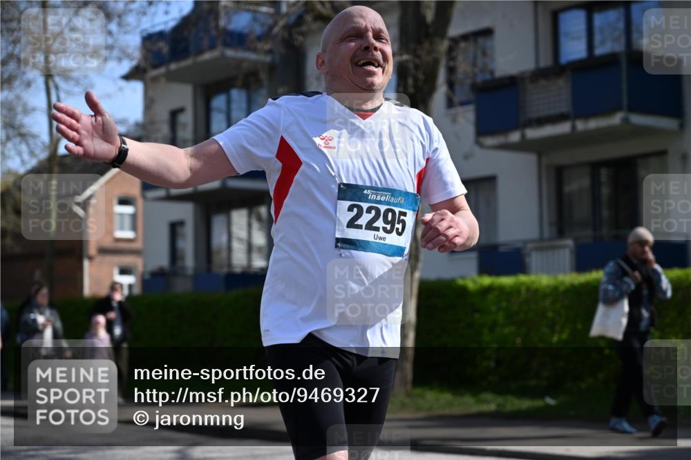 12.04.2026 - 45. Internationalen Wilhelmsburger Insellauf J. Mangold http://msf.ph/oto/9469327 12.04.2026 11:15:38 Ziel 2561, 2343, 2295, 2467, 2468, 2296 meine-sportfotos.de