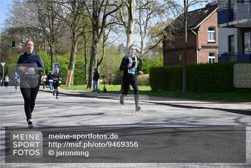 12.04.2026 - 45. Internationalen Wilhelmsburger Insellauf J. Mangold http://msf.ph/oto/9469356 12.04.2026 11:16:14 Ziel 2467, 2468, 2296, 4497, 3543, 3543, 2329, 5756, 5756, 3891, 4590, 2828, 2823 meine-sportfotos.de
