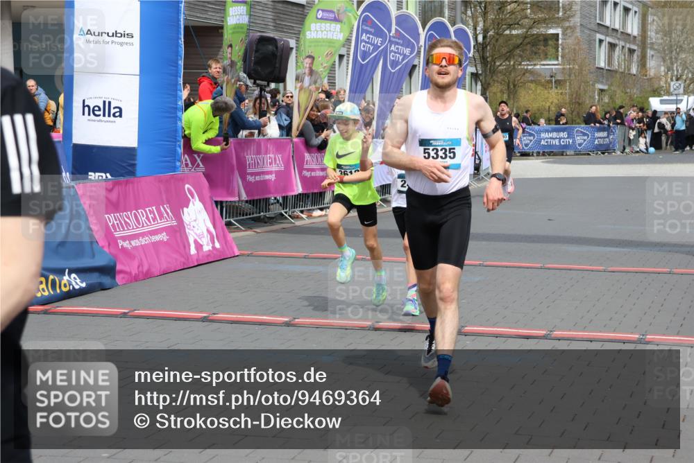 12.04.2026 - 45. Internationalen Wilhelmsburger Insellauf Strokosch-Dieckow http://msf.ph/oto/9469364 12.04.2026 12:49:56 Ziel 3816, 5335, 3612, 2403, 5793 meine-sportfotos.de