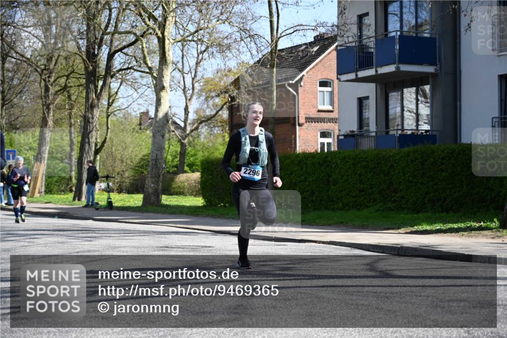 12.04.2026 - 45. Internationalen Wilhelmsburger Insellauf J. Mangold http://msf.ph/oto/9469365 12.04.2026 11:16:15 Ziel 2296, 4497, 3543, 2329, 5756, 3891, 3891, 4590, 2828, 2823 meine-sportfotos.de