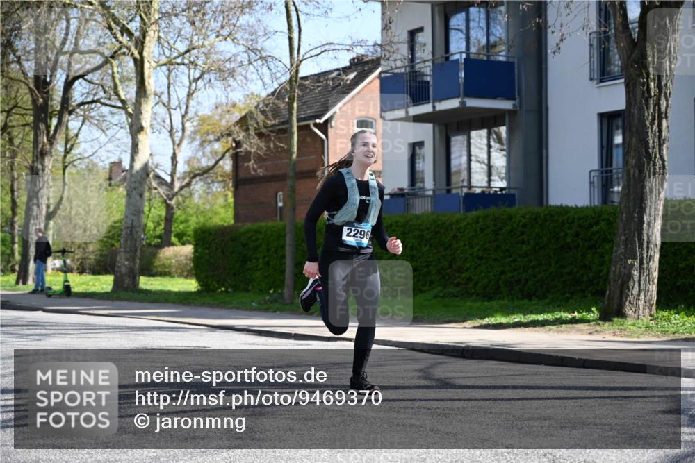 12.04.2026 - 45. Internationalen Wilhelmsburger Insellauf J. Mangold http://msf.ph/oto/9469370 12.04.2026 11:16:15 Ziel 2296, 4497, 3543, 2329, 5756, 3891, 3891, 4590, 2828, 2823 meine-sportfotos.de