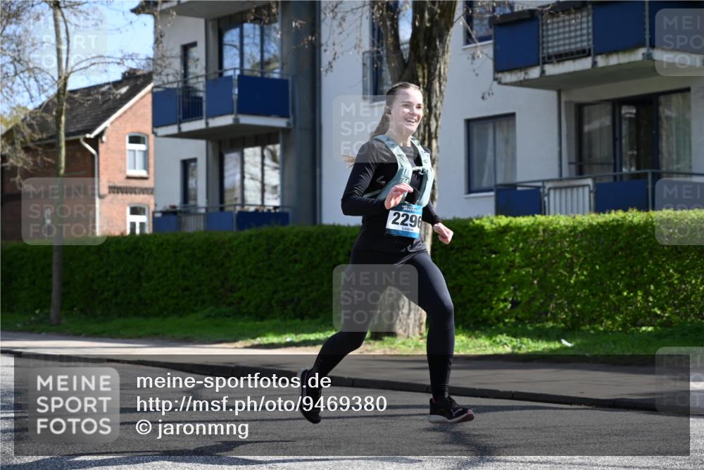 12.04.2026 - 45. Internationalen Wilhelmsburger Insellauf J. Mangold http://msf.ph/oto/9469380 12.04.2026 11:16:15 Ziel 2296, 4497, 3543, 2329, 5756, 3891, 3891, 4590, 2828, 2823 meine-sportfotos.de