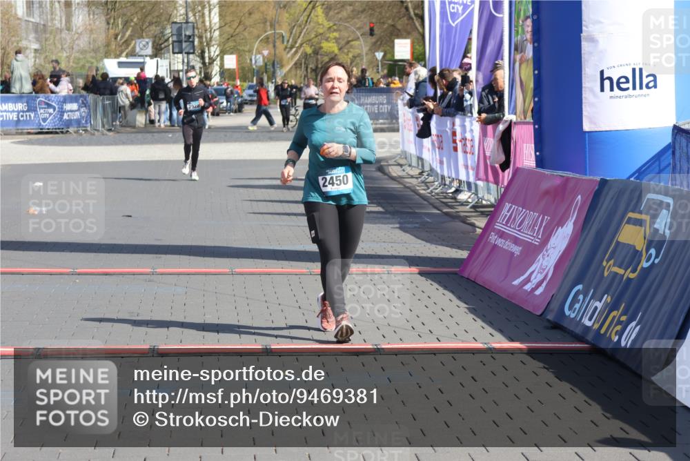 12.04.2026 - 45. Internationalen Wilhelmsburger Insellauf Strokosch-Dieckow http://msf.ph/oto/9469381 12.04.2026 11:23:21 Ziel 2450 meine-sportfotos.de