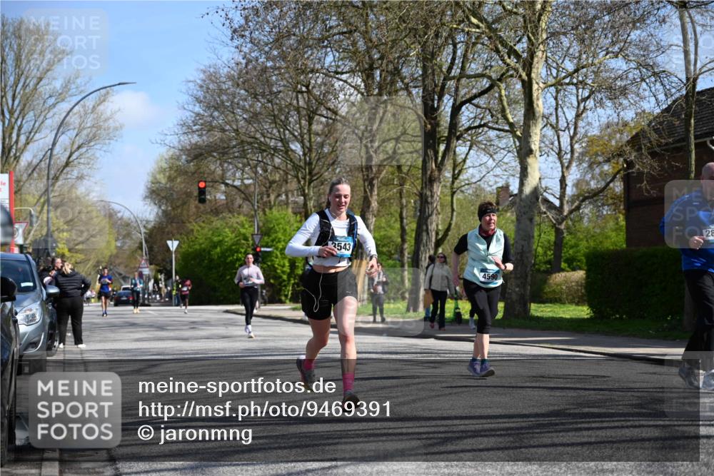 12.04.2026 - 45. Internationalen Wilhelmsburger Insellauf J. Mangold http://msf.ph/oto/9469391 12.04.2026 11:16:31 Ziel 4497, 3543, 2329, 5756, 3891, 4590, 4590, 2828, 2823, 3622, 3080 meine-sportfotos.de