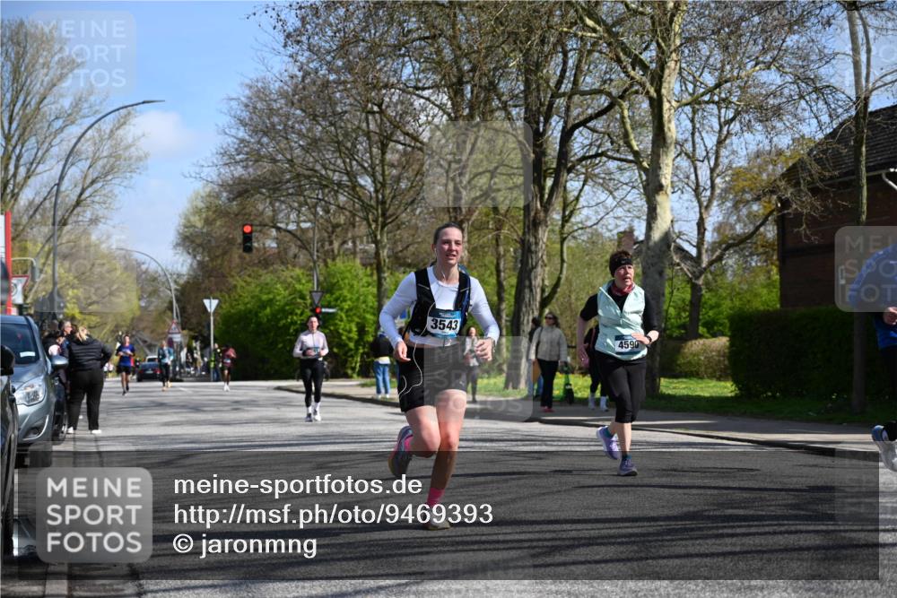 12.04.2026 - 45. Internationalen Wilhelmsburger Insellauf J. Mangold http://msf.ph/oto/9469393 12.04.2026 11:16:31 Ziel 4497, 3543, 2329, 5756, 3891, 4590, 4590, 2828, 2823, 3622, 3080 meine-sportfotos.de