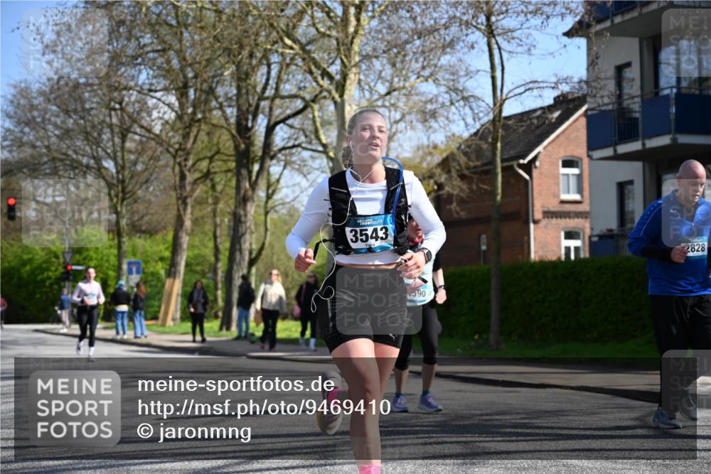 12.04.2026 - 45. Internationalen Wilhelmsburger Insellauf J. Mangold http://msf.ph/oto/9469410 12.04.2026 11:16:32 Ziel 4497, 3543, 2329, 5756, 3891, 4590, 2828, 2823, 3622, 3080 meine-sportfotos.de