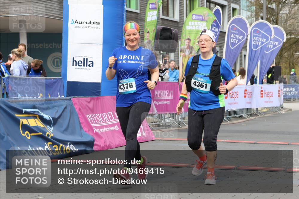 12.04.2026 - 45. Internationalen Wilhelmsburger Insellauf Strokosch-Dieckow http://msf.ph/oto/9469415 12.04.2026 13:40:16 Ziel 4376, 4361 meine-sportfotos.de