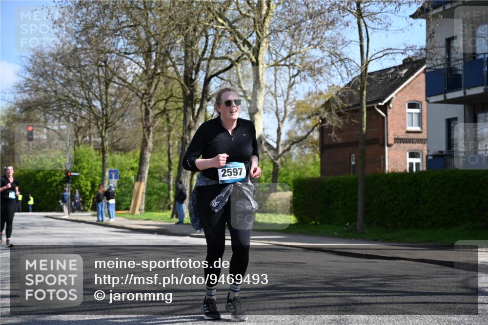 12.04.2026 - 45. Internationalen Wilhelmsburger Insellauf J. Mangold http://msf.ph/oto/9469493 12.04.2026 11:17:11 Ziel 3622, 3080, 2597, 4136, 2419, 2420, 2419, 2420, 2312, 2241, 5309, 3944, 3398, 2807 meine-sportfotos.de