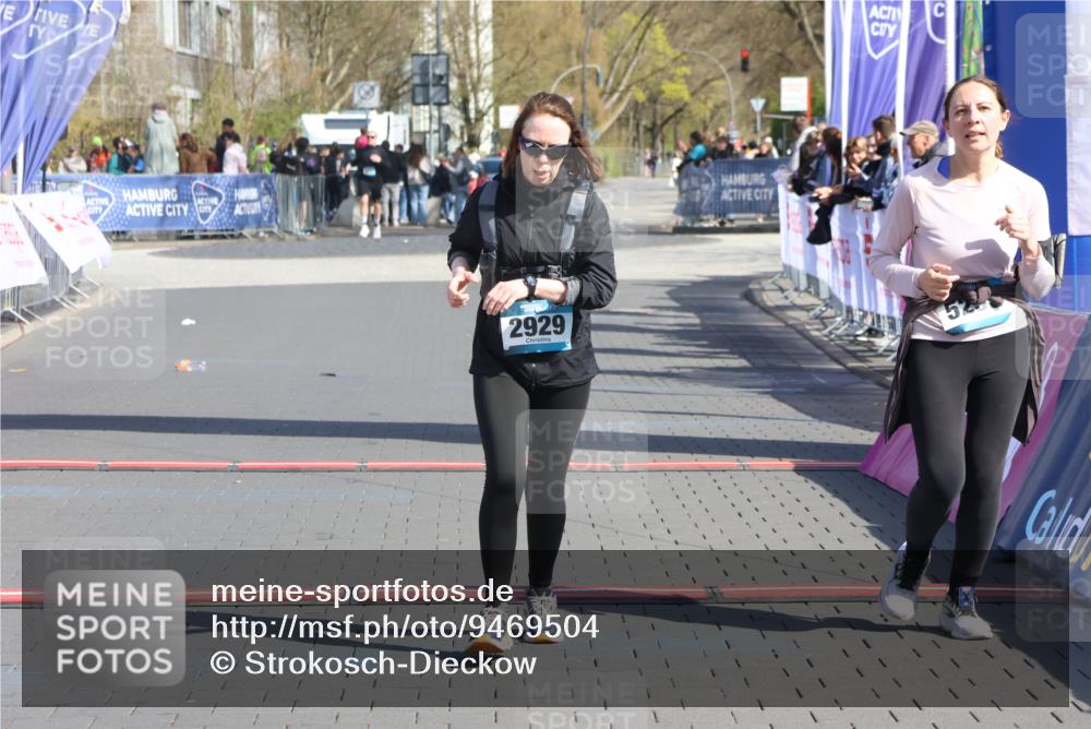 12.04.2026 - 45. Internationalen Wilhelmsburger Insellauf Strokosch-Dieckow http://msf.ph/oto/9469504 12.04.2026 11:23:39 Ziel 2929, 5253 meine-sportfotos.de