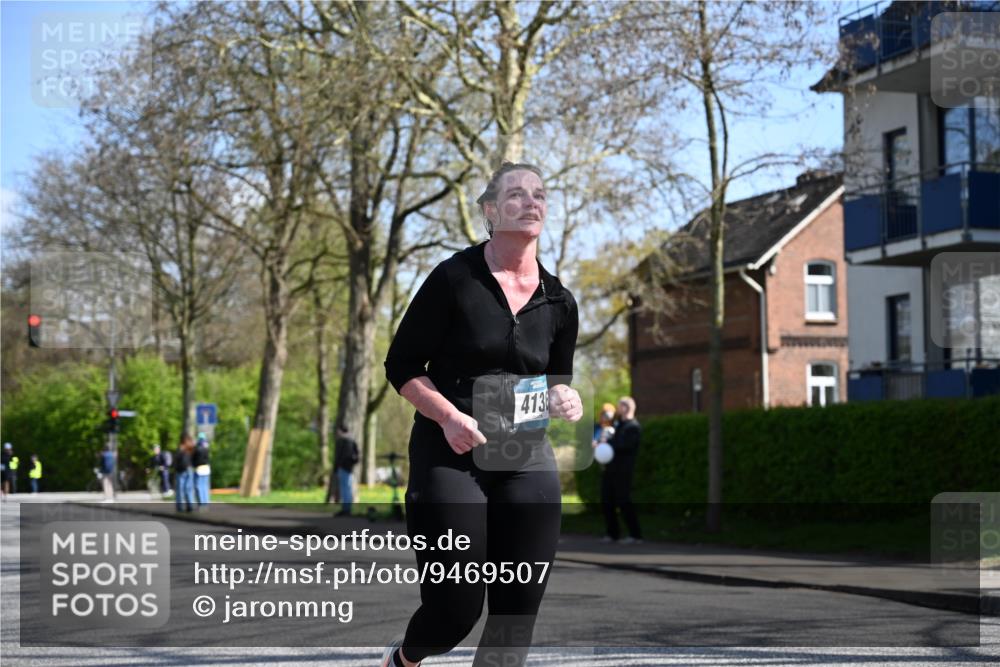 12.04.2026 - 45. Internationalen Wilhelmsburger Insellauf J. Mangold http://msf.ph/oto/9469507 12.04.2026 11:17:18 Ziel 2597, 4136, 2419, 2420, 2312, 2241, 5309, 3944, 3398, 3398, 2807, 4191 meine-sportfotos.de