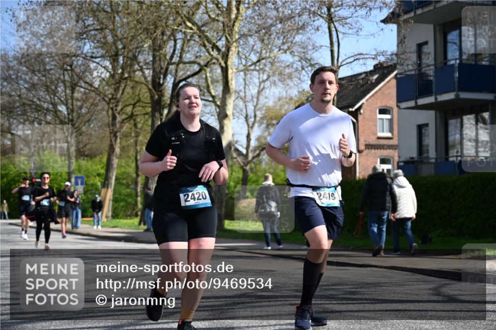 12.04.2026 - 45. Internationalen Wilhelmsburger Insellauf J. Mangold http://msf.ph/oto/9469534 12.04.2026 11:17:30 Ziel 2597, 4136, 2419, 2420, 2312, 2241, 5309, 3944, 3398, 3398, 2807, 4191, 4786, 3435, 2240, 5700, 4902, 4918 meine-sportfotos.de