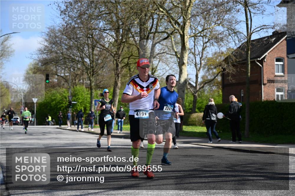 12.04.2026 - 45. Internationalen Wilhelmsburger Insellauf J. Mangold http://msf.ph/oto/9469555 12.04.2026 11:17:42 Ziel 2419, 2420, 2312, 2241, 5309, 3944, 3398, 2807, 4191, 4786, 3435, 2240, 5700, 4902, 4918 meine-sportfotos.de