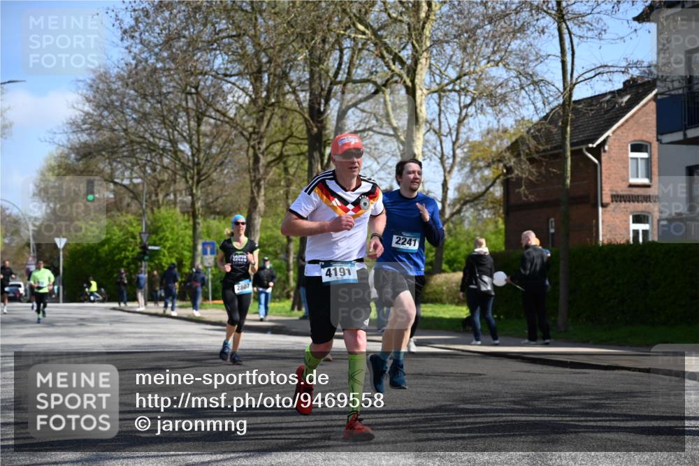 12.04.2026 - 45. Internationalen Wilhelmsburger Insellauf J. Mangold http://msf.ph/oto/9469558 12.04.2026 11:17:42 Ziel 2419, 2420, 2312, 2241, 5309, 3944, 3398, 2807, 4191, 4786, 3435, 2240, 5700, 4902, 4918 meine-sportfotos.de