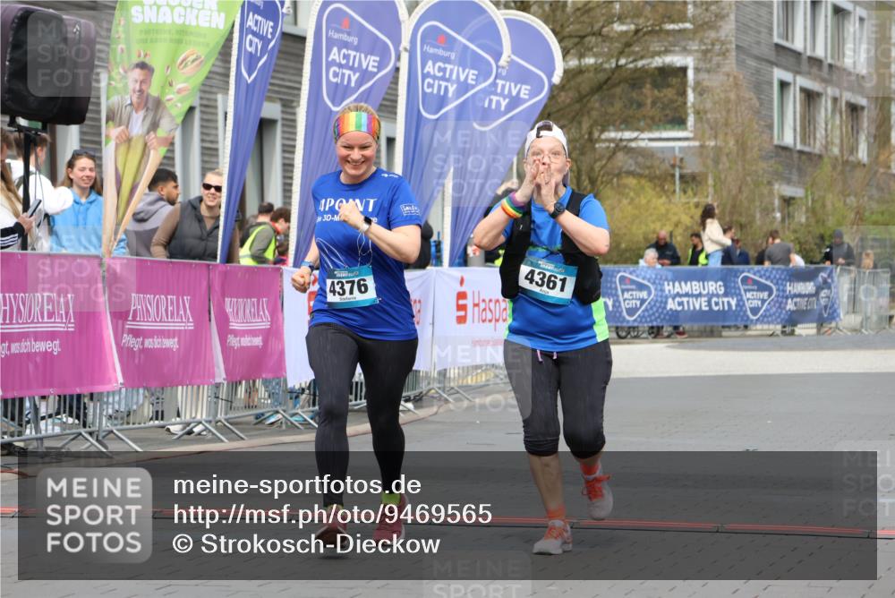 12.04.2026 - 45. Internationalen Wilhelmsburger Insellauf Strokosch-Dieckow http://msf.ph/oto/9469565 12.04.2026 13:40:14 Ziel 4376, 4361 meine-sportfotos.de
