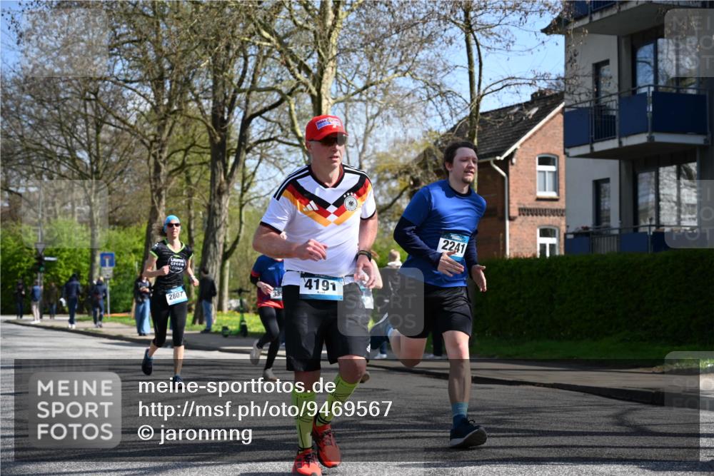 12.04.2026 - 45. Internationalen Wilhelmsburger Insellauf J. Mangold http://msf.ph/oto/9469567 12.04.2026 11:17:43 Ziel 2419, 2420, 2312, 2241, 5309, 3944, 3398, 2807, 4191, 4786, 4786, 3435, 2240, 5700, 4902, 4918 meine-sportfotos.de