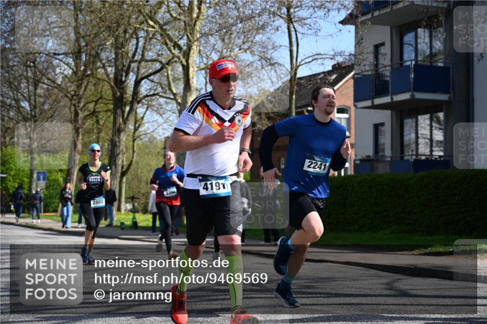 12.04.2026 - 45. Internationalen Wilhelmsburger Insellauf J. Mangold http://msf.ph/oto/9469569 12.04.2026 11:17:43 Ziel 2419, 2420, 2312, 2241, 5309, 3944, 3398, 2807, 4191, 4786, 4786, 3435, 2240, 5700, 4902, 4918 meine-sportfotos.de