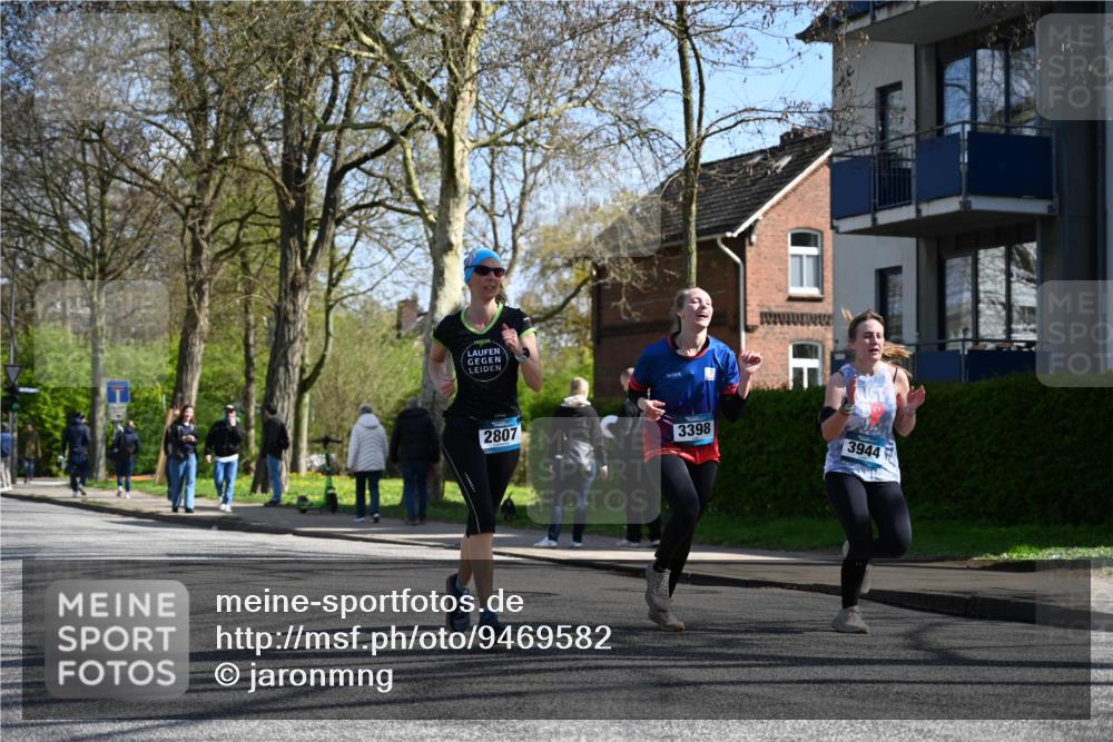 12.04.2026 - 45. Internationalen Wilhelmsburger Insellauf J. Mangold http://msf.ph/oto/9469582 12.04.2026 11:17:44 Ziel 2419, 2420, 2312, 2241, 5309, 3944, 3398, 2807, 4191, 4786, 3435, 3435, 2240, 5700, 4902, 4918 meine-sportfotos.de