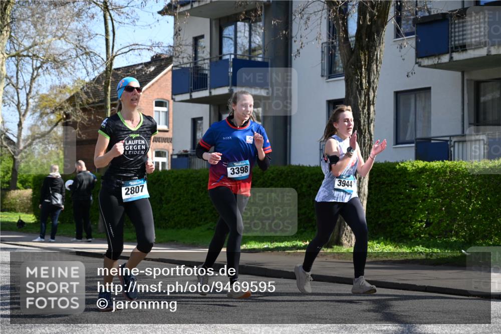 12.04.2026 - 45. Internationalen Wilhelmsburger Insellauf J. Mangold http://msf.ph/oto/9469595 12.04.2026 11:17:45 Ziel 2419, 2420, 2312, 2241, 5309, 3944, 3398, 2807, 4191, 4786, 3435, 2240, 2240, 5700, 4902, 4918 meine-sportfotos.de