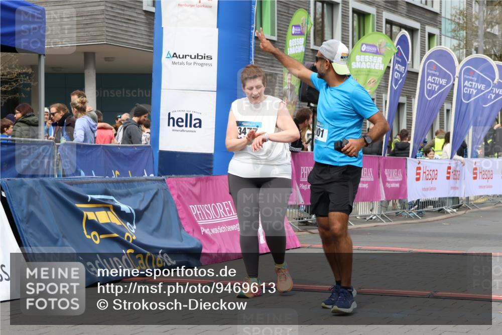 12.04.2026 - 45. Internationalen Wilhelmsburger Insellauf Strokosch-Dieckow http://msf.ph/oto/9469613 12.04.2026 13:40:01 Ziel 4001, 3477 meine-sportfotos.de