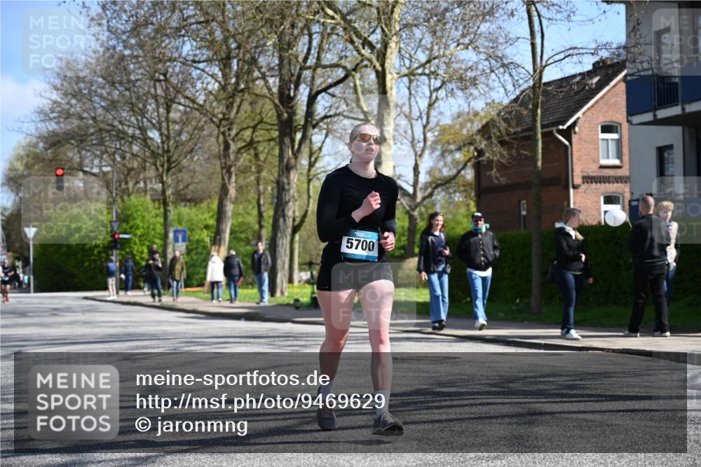 12.04.2026 - 45. Internationalen Wilhelmsburger Insellauf J. Mangold http://msf.ph/oto/9469629 12.04.2026 11:18:02 Ziel 4786, 3435, 2240, 5700, 4902, 4918, 2806, 4582, 4586, 4582, 4586, 2385, 3633 meine-sportfotos.de