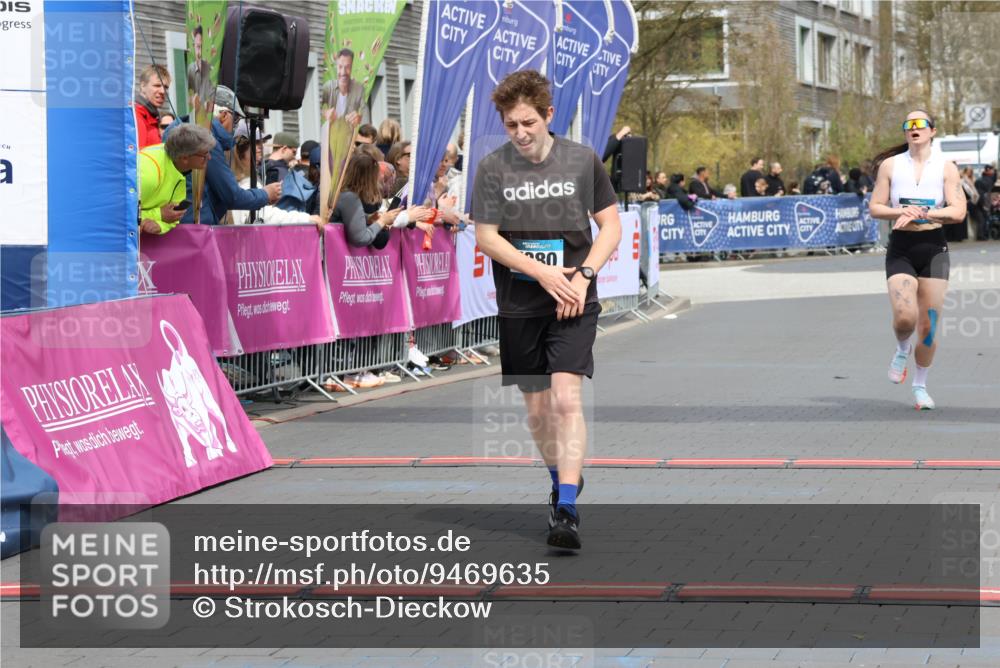 12.04.2026 - 45. Internationalen Wilhelmsburger Insellauf Strokosch-Dieckow http://msf.ph/oto/9469635 12.04.2026 12:50:34 Ziel 5280, 5483 meine-sportfotos.de