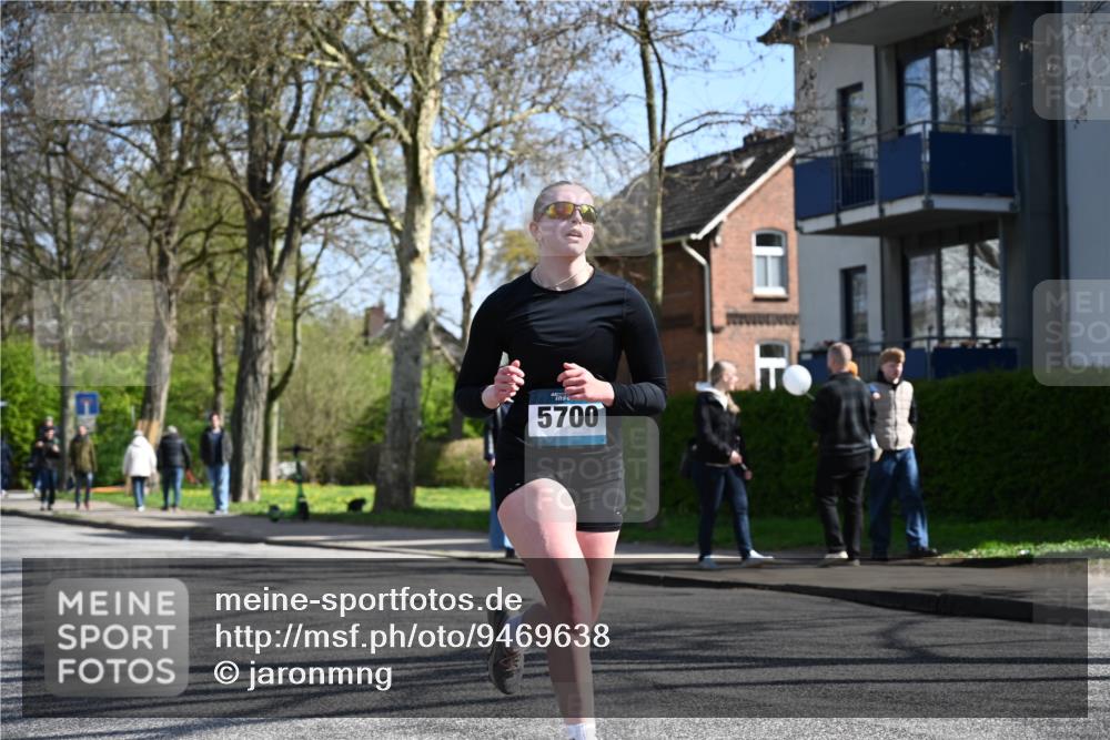 12.04.2026 - 45. Internationalen Wilhelmsburger Insellauf J. Mangold http://msf.ph/oto/9469638 12.04.2026 11:18:02 Ziel 4786, 3435, 2240, 5700, 4902, 4918, 2806, 4582, 4586, 4582, 4586, 2385, 3633 meine-sportfotos.de