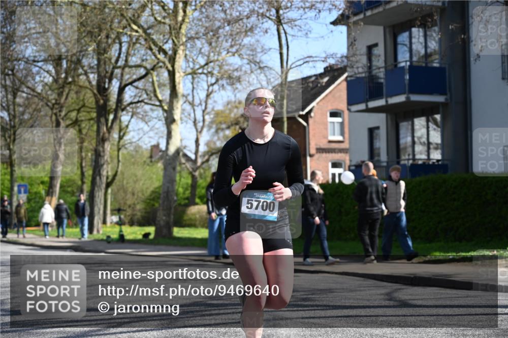 12.04.2026 - 45. Internationalen Wilhelmsburger Insellauf J. Mangold http://msf.ph/oto/9469640 12.04.2026 11:18:02 Ziel 4786, 3435, 2240, 5700, 4902, 4918, 2806, 4582, 4586, 4582, 4586, 2385, 3633 meine-sportfotos.de