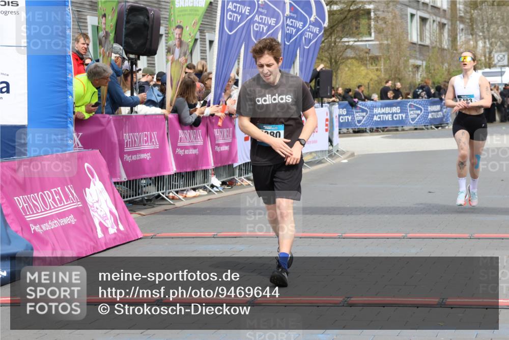 12.04.2026 - 45. Internationalen Wilhelmsburger Insellauf Strokosch-Dieckow http://msf.ph/oto/9469644 12.04.2026 12:50:34 Ziel 5280, 5483 meine-sportfotos.de