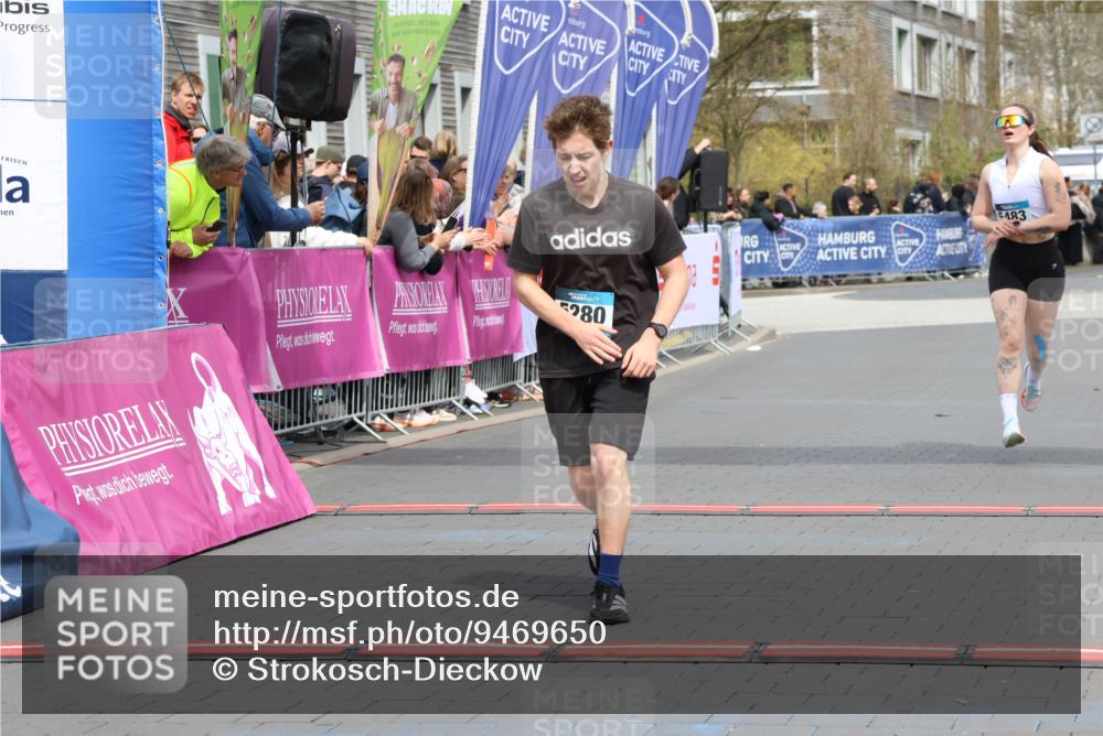 12.04.2026 - 45. Internationalen Wilhelmsburger Insellauf Strokosch-Dieckow http://msf.ph/oto/9469650 12.04.2026 12:50:34 Ziel 5280, 5483 meine-sportfotos.de
