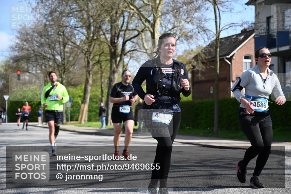 12.04.2026 - 45. Internationalen Wilhelmsburger Insellauf J. Mangold http://msf.ph/oto/9469655 12.04.2026 11:18:18 Ziel 2806, 4582, 4586, 2385, 3633, 3096, 3421, 2322, 4148, 4147, 3421, 2322, 4148, 4147, 3104, 4151 meine-sportfotos.de