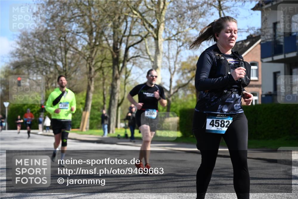 12.04.2026 - 45. Internationalen Wilhelmsburger Insellauf J. Mangold http://msf.ph/oto/9469663 12.04.2026 11:18:19 Ziel 2806, 4582, 4586, 2385, 3633, 3096, 3421, 2322, 4148, 4147, 3104, 4151 meine-sportfotos.de