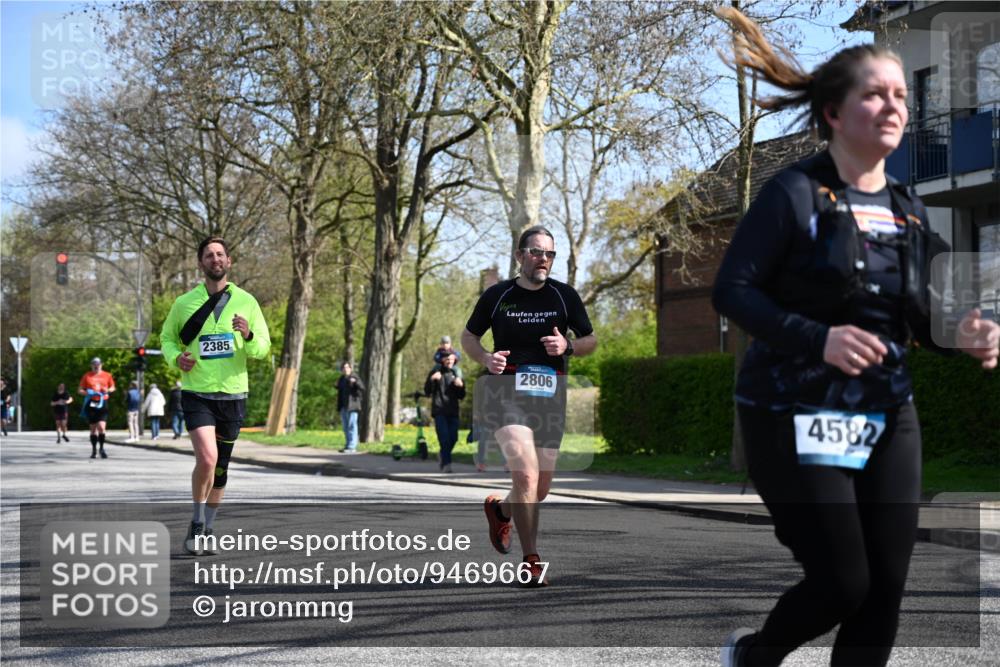 12.04.2026 - 45. Internationalen Wilhelmsburger Insellauf J. Mangold http://msf.ph/oto/9469667 12.04.2026 11:18:19 Ziel 2806, 4582, 4586, 2385, 3633, 3096, 3421, 2322, 4148, 4147, 3104, 4151 meine-sportfotos.de