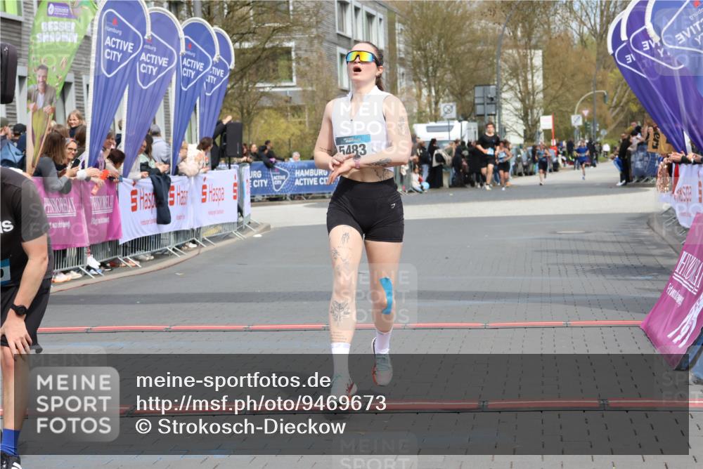 12.04.2026 - 45. Internationalen Wilhelmsburger Insellauf Strokosch-Dieckow http://msf.ph/oto/9469673 12.04.2026 12:50:36 Ziel 5280, 5483 meine-sportfotos.de