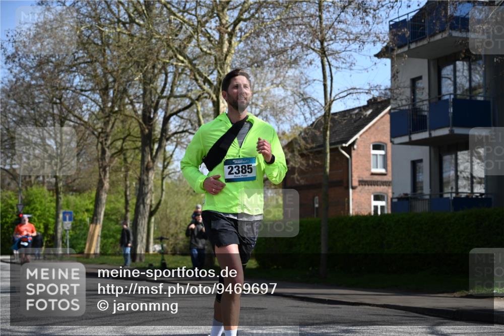12.04.2026 - 45. Internationalen Wilhelmsburger Insellauf J. Mangold http://msf.ph/oto/9469697 12.04.2026 11:18:21 Ziel 2806, 4582, 4586, 2385, 3633, 3096, 3421, 2322, 4148, 4147, 3104, 4151 meine-sportfotos.de