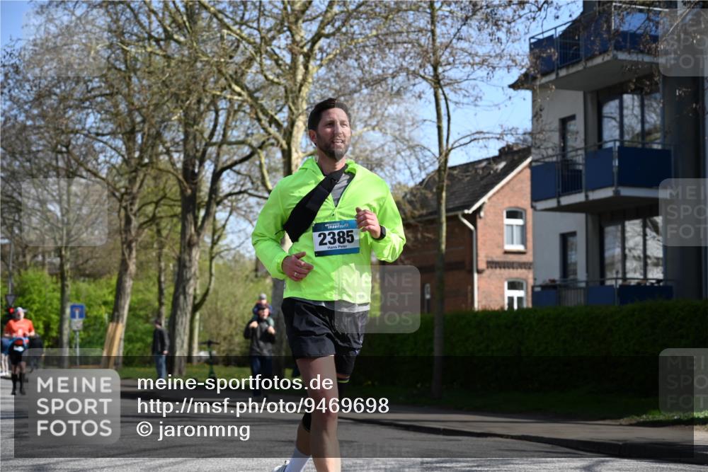 12.04.2026 - 45. Internationalen Wilhelmsburger Insellauf J. Mangold http://msf.ph/oto/9469698 12.04.2026 11:18:21 Ziel 2806, 4582, 4586, 2385, 3633, 3096, 3421, 2322, 4148, 4147, 3104, 4151 meine-sportfotos.de