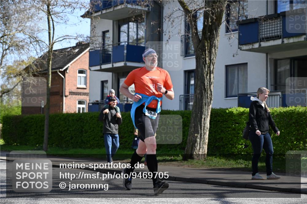 12.04.2026 - 45. Internationalen Wilhelmsburger Insellauf J. Mangold http://msf.ph/oto/9469705 12.04.2026 11:18:31 Ziel 2806, 4582, 4586, 2385, 3633, 3096, 3421, 2322, 4148, 4147, 3104, 4151, 2960 meine-sportfotos.de
