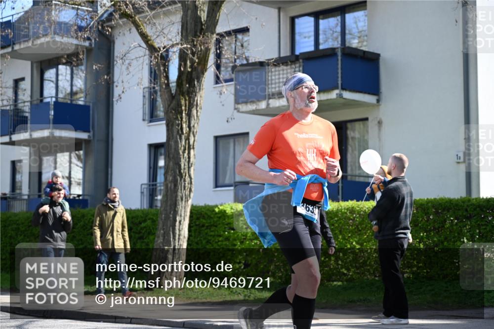 12.04.2026 - 45. Internationalen Wilhelmsburger Insellauf J. Mangold http://msf.ph/oto/9469721 12.04.2026 11:18:32 Ziel 2806, 4582, 4586, 2385, 3633, 3096, 3421, 2322, 4148, 4147, 3104, 4151, 2960 meine-sportfotos.de